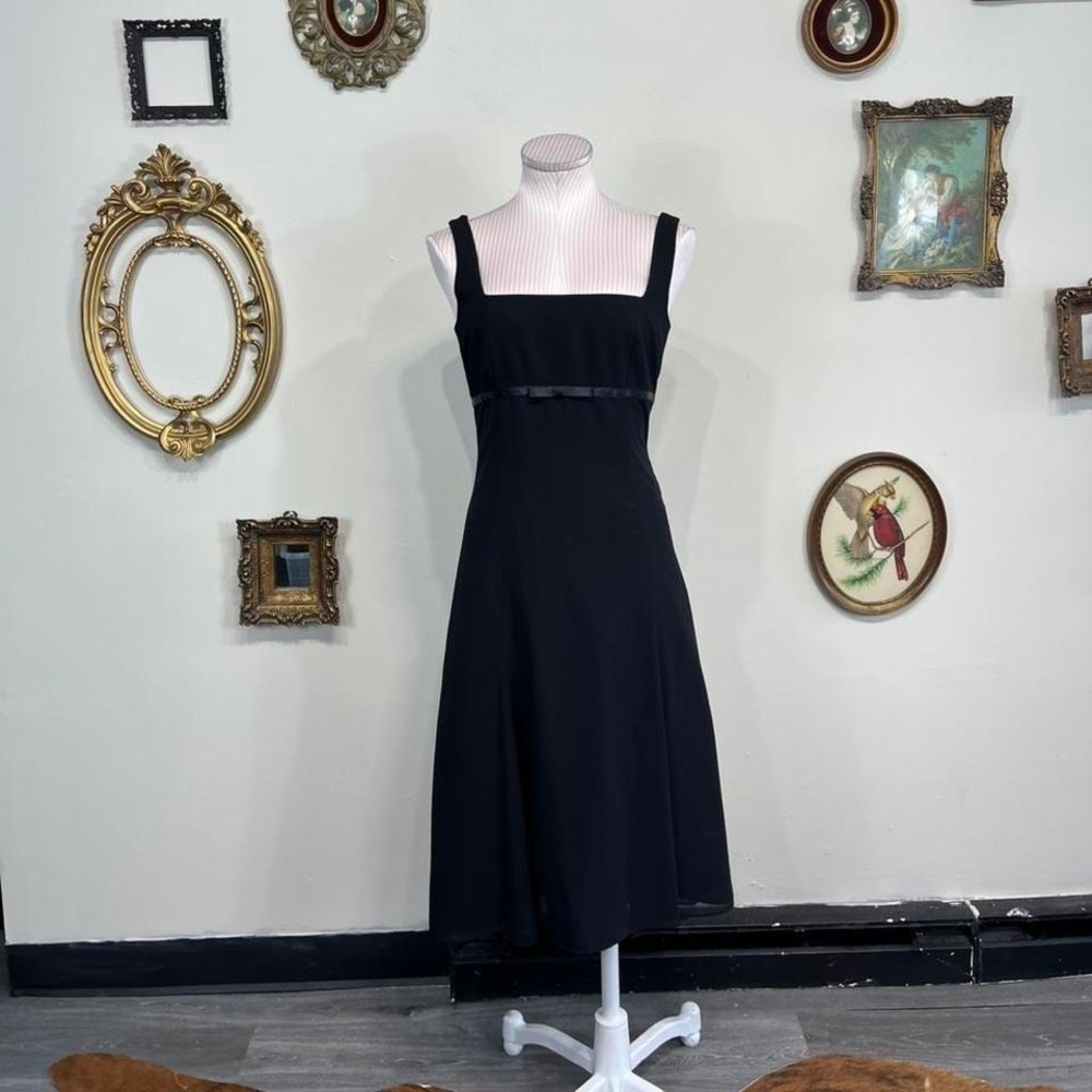 London Times Black Sleeveless Midi Dress – Classic Minimal Evening Silhouette